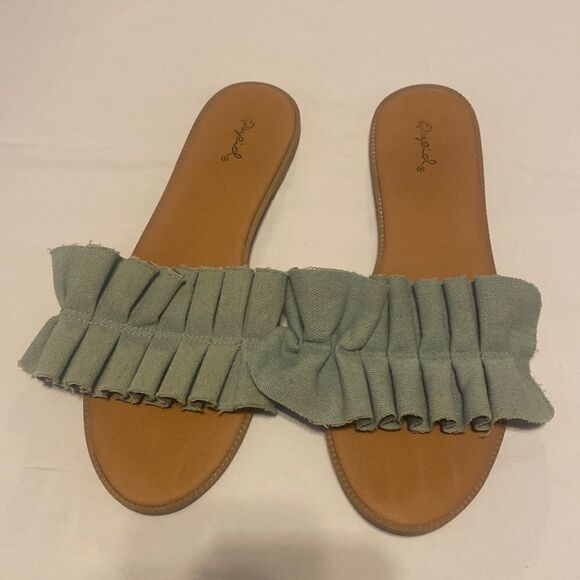 Qupid Denim Ruffle Sandals VGUC Size Women’s 8 - Picture 1 of 4